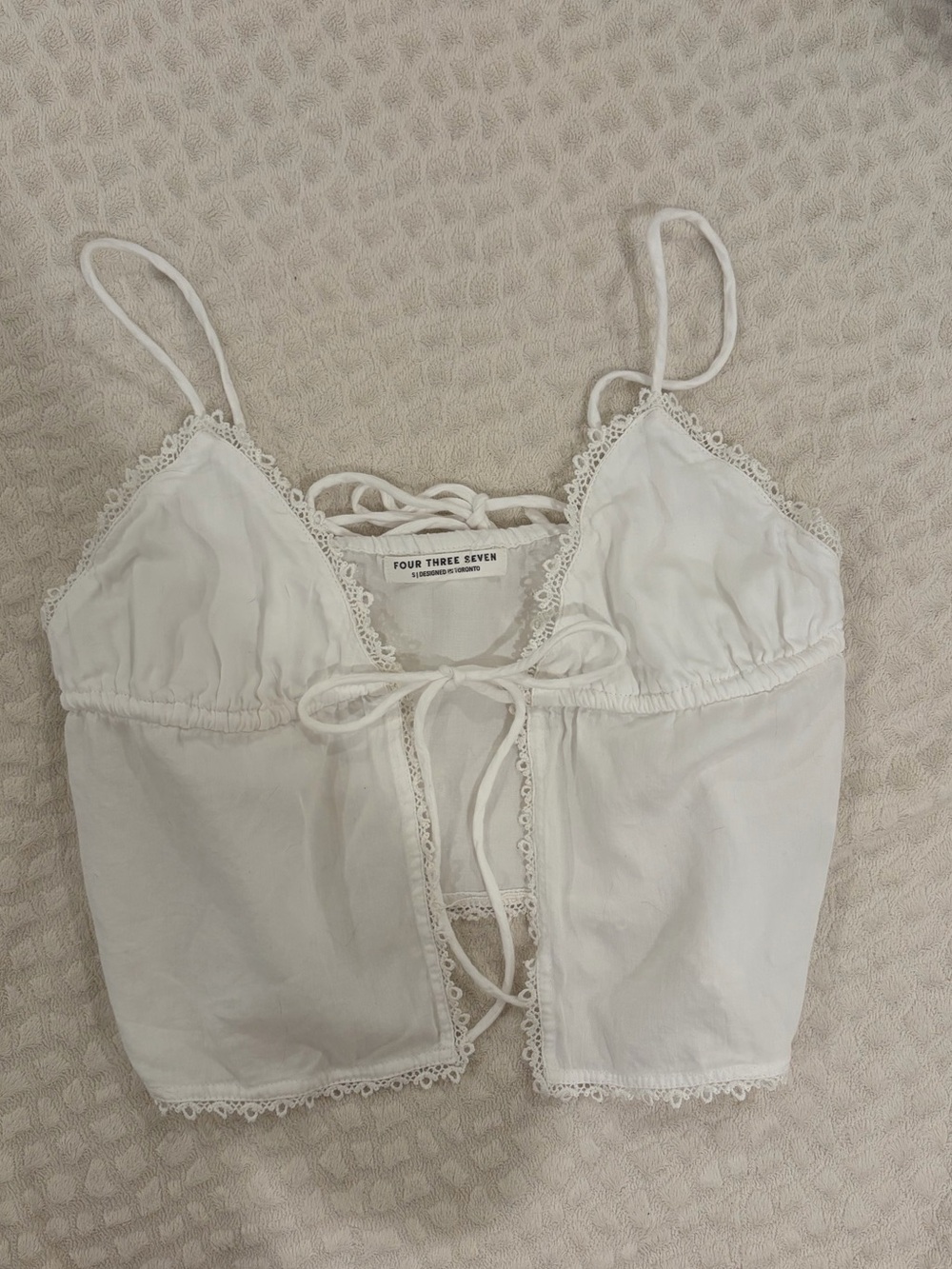 White crop top with lace trim